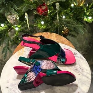 JADYROSE Rare Modern Leather Sandal EUC